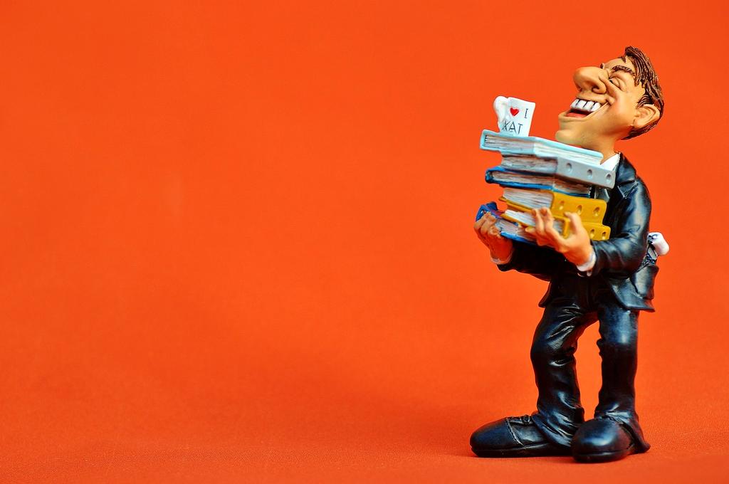 AI consultant analyzing keyword data for personalized recommendations